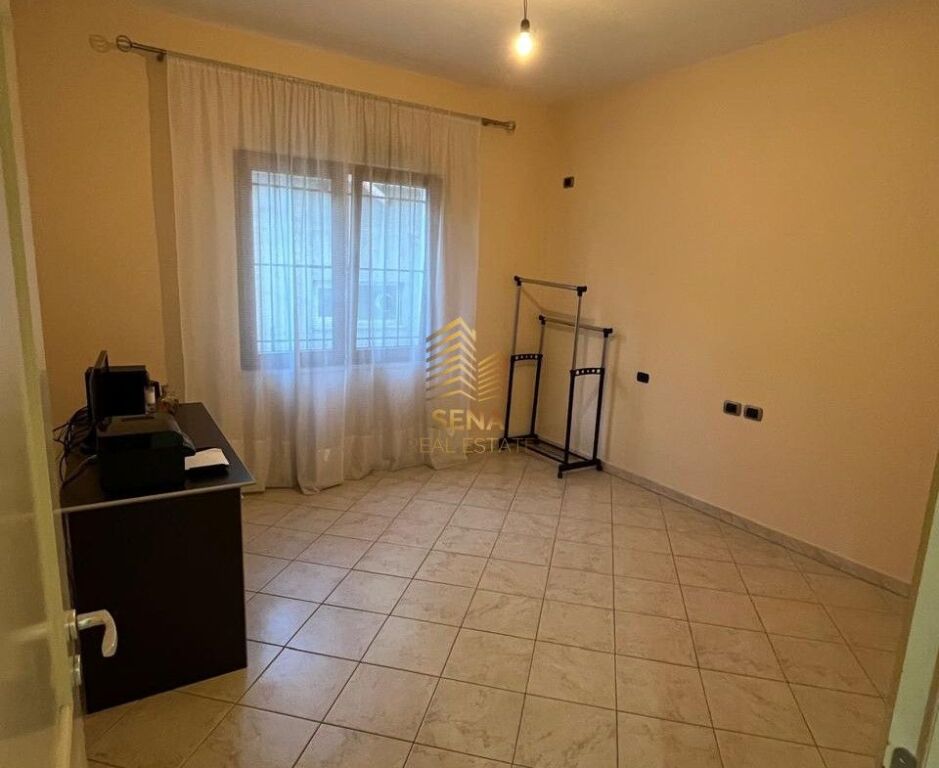 Rent, Private Entrance, 2+1+balcony, Kodra e Priftit, 45,000 Leke/Month
