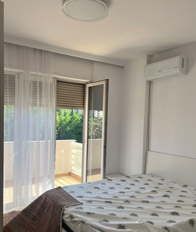 📌 Jepet me Qira Apartament 1+1 – Komuna e Parisit
