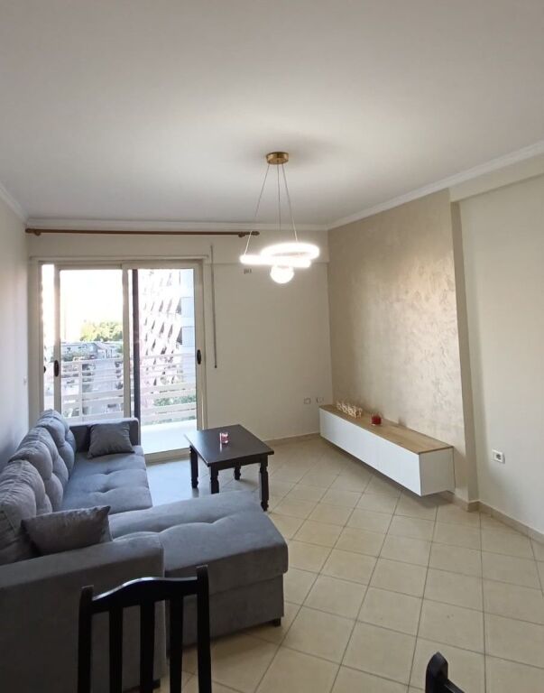 📌Jepet me Qira Apartament 1+1 – Përballë Kompleksit Delijorgji