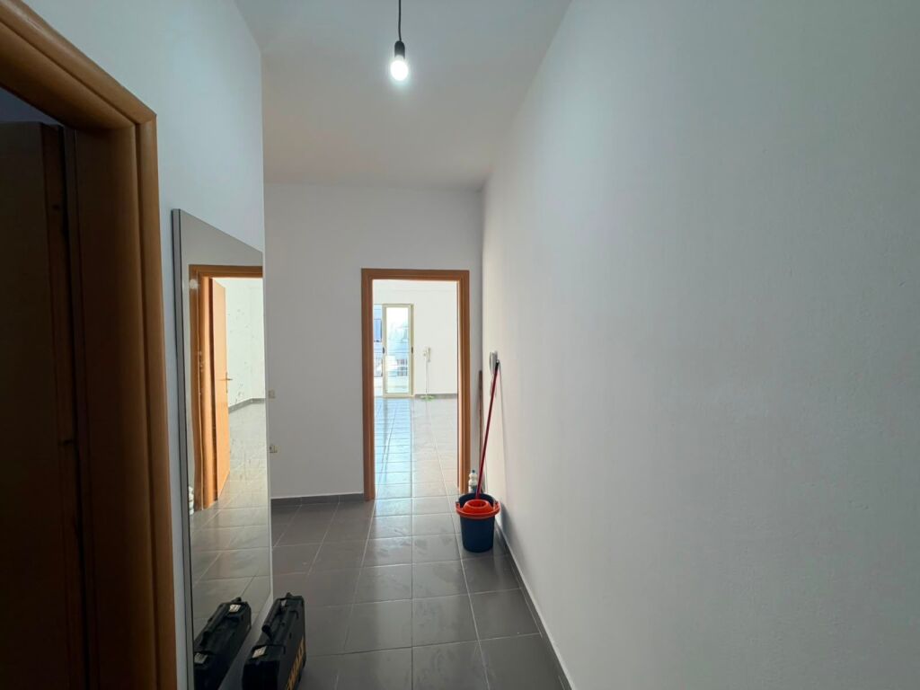 Shitet Apartament yzberisht 165.000€