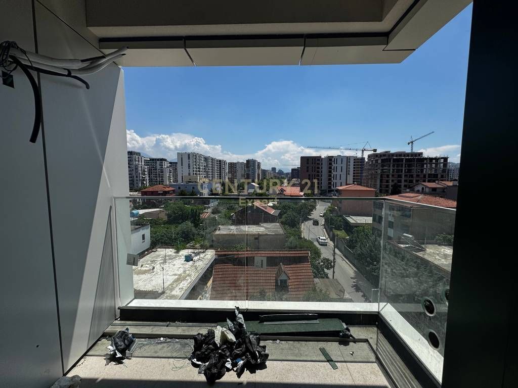 SHESIM APARTAMENT 1+1 TEK ISH FUSHA E AVIACIONIT!