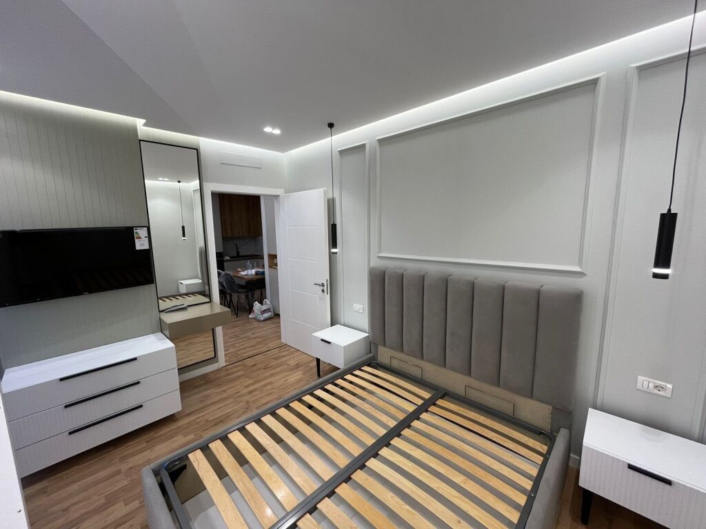 Ofrojme per qira apartamemt modern 1+1 trk Ish Fusha e Aviacionit!