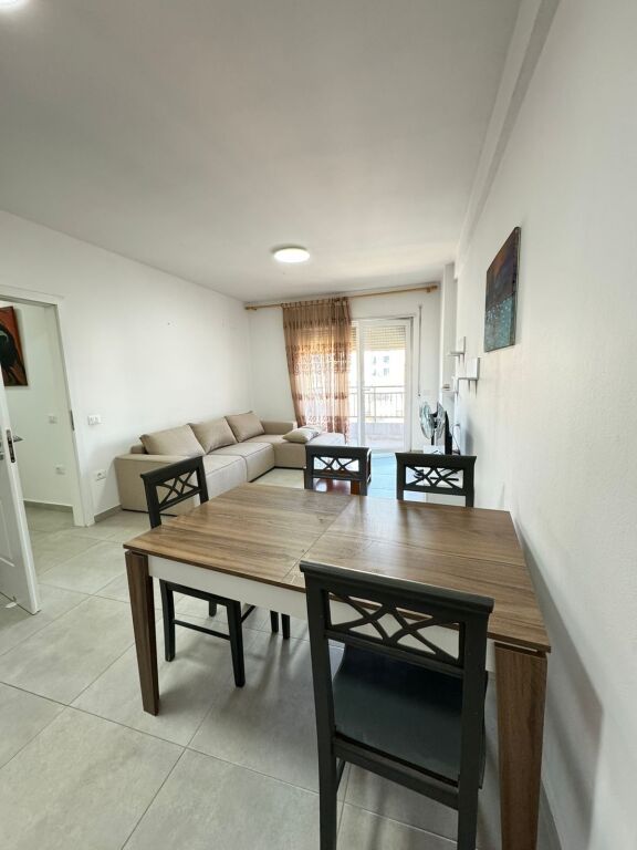 1+1,te vila L 2 astir,me parkim,500 euro