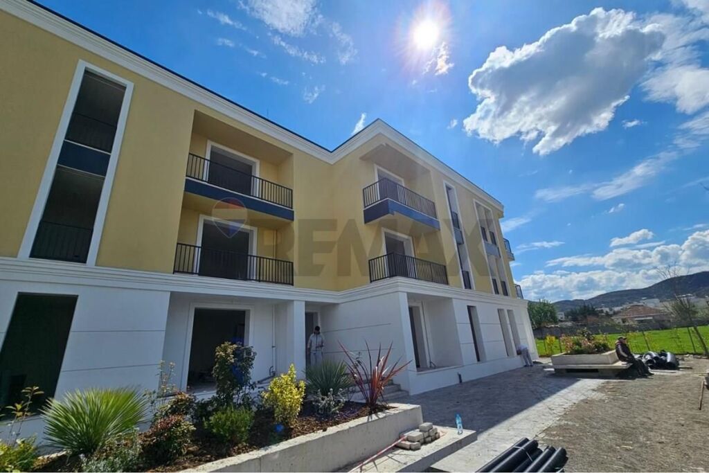 Apartament 1+1 për Shitje në Kompleks në Sauk.