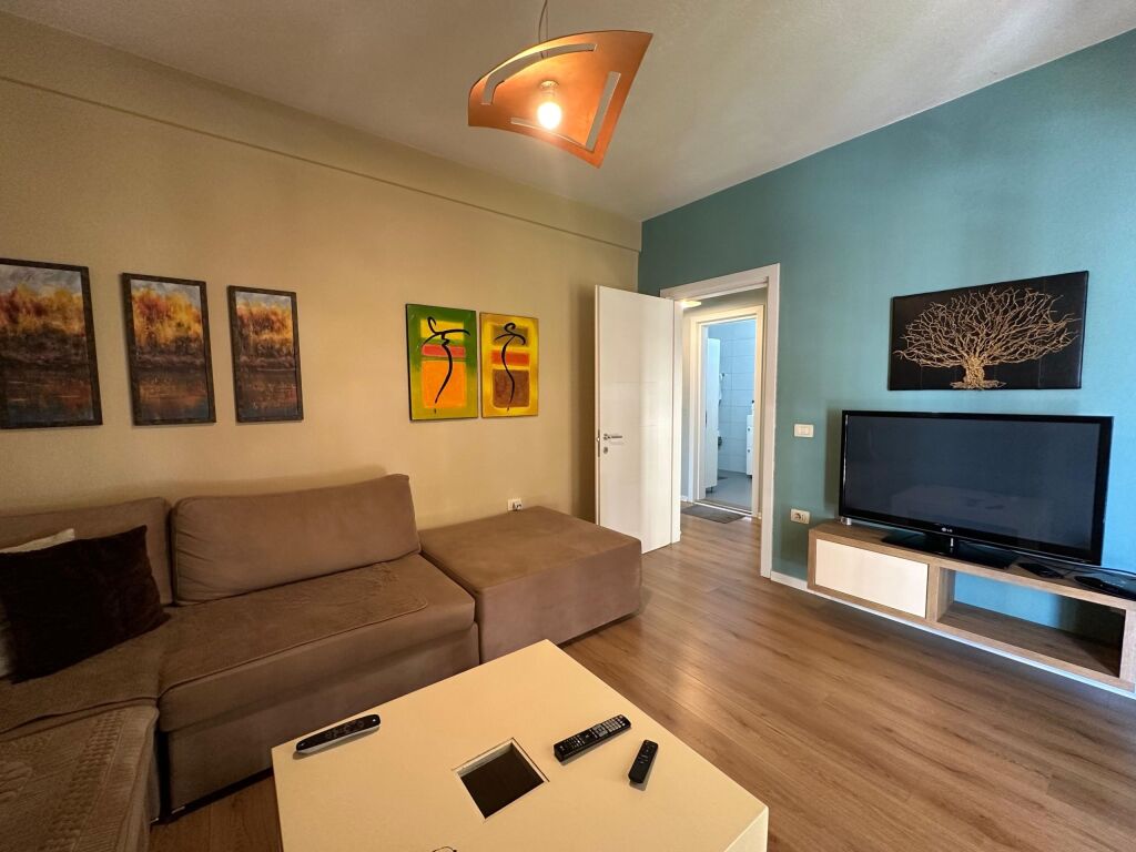 Rent | Apartament 2 + 1 | Komuna e Parisit | 700 €/month