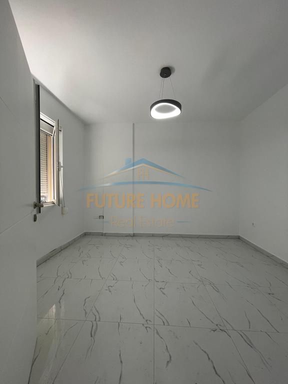 Affitto, Locale Commerciale, Comune di Parigi, Tirana. 800 €