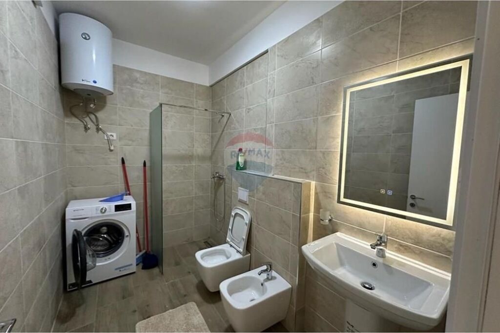 Shitet apartament 2+1 te Kompleksi FZ