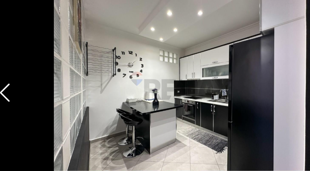 Apartament per shitje 2+1+2 tek Rruga e Kavajes