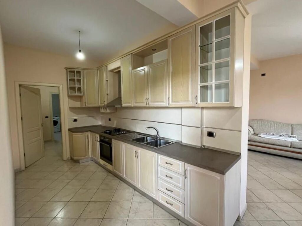 Qera | Vilë 2 + 1 | Kodra E. Priftit | 450 €/muaj