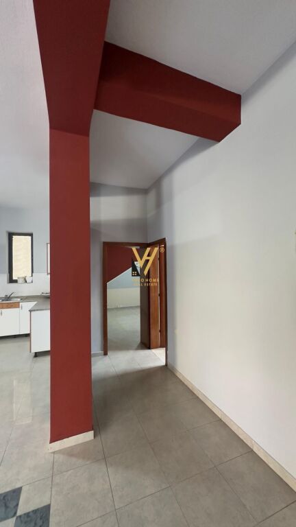 LOCALE COMMERCIALE DI 120 M2 IN AFFITTO IN VIA DURRESIT 950 EURO