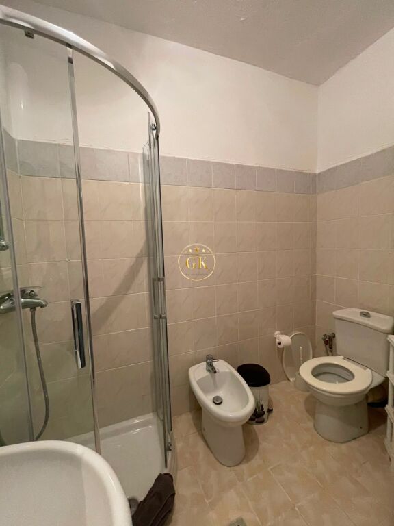 🏡 APARTAMENT ME QERA 1+1 + Ballkon | Pranë Majestic, Vijë e Dytë me Detin, Pamje Deti