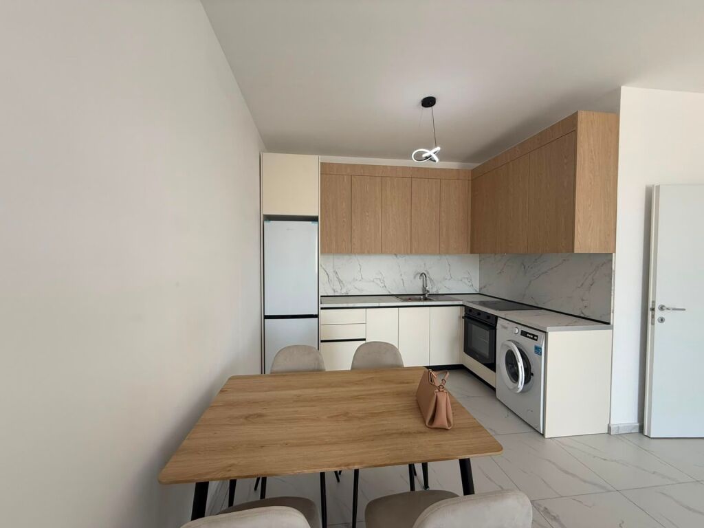 QERA APARTAMENT 1+1 MOBILUAR , ISH SHESHI SHQIPONJA