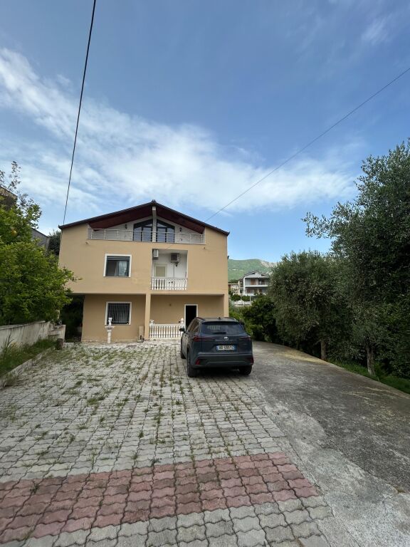 Villa for sale Shkoz Tirane