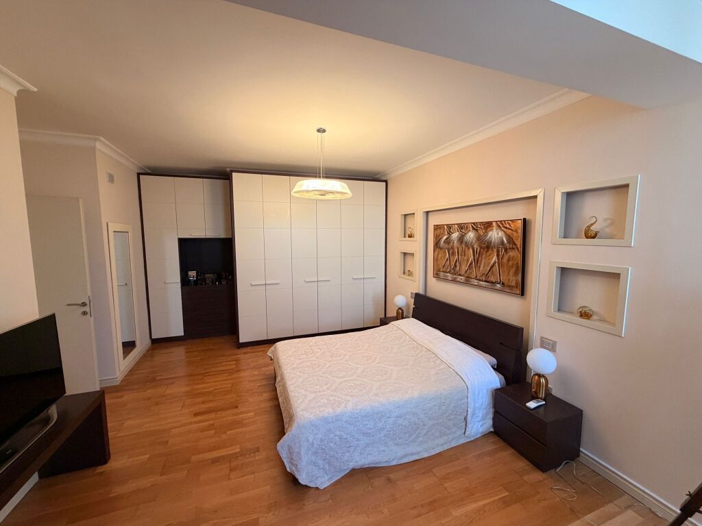 Appartamento 2+1 in affitto a Komuna e Parisit