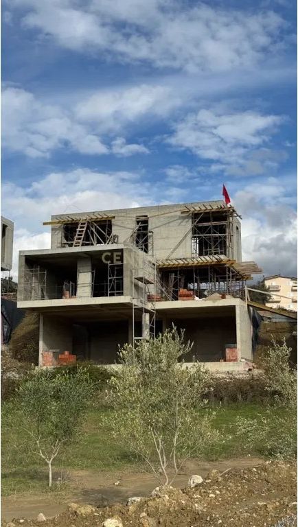 Vilë Luksoze në Shitje në Blin Residence – Liqeni i Farkës | Elegancë, Privatësi dhe Jetesë Premium 590,000 €