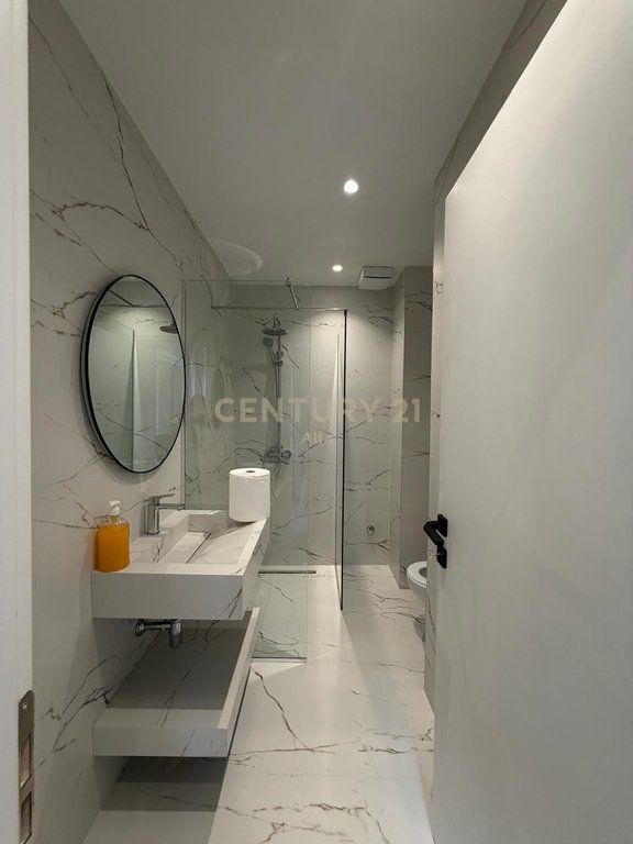 Shitet apartament 1+1 i mobiluar në Kompleksin Xheluks
