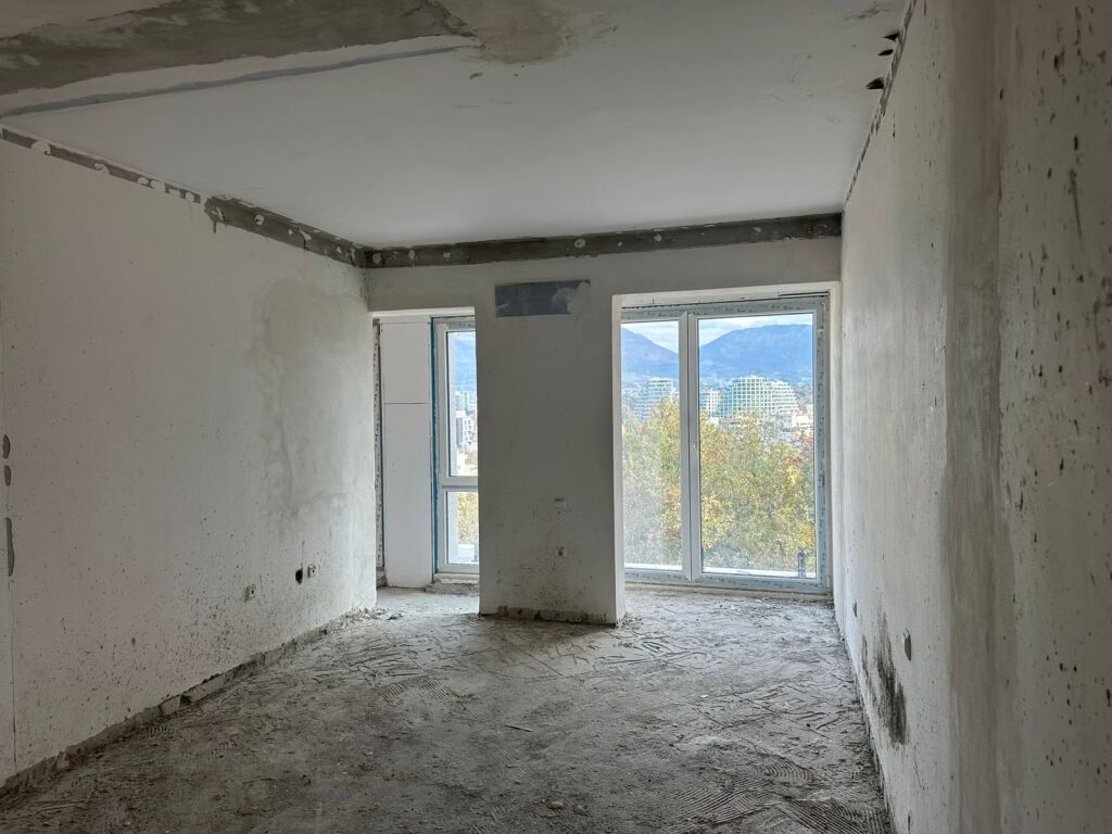 5-storey building for rent near Kodra e Diellit