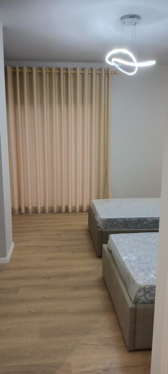 Jepet me Qera Apartament 2+1 në Laprakë 600 Mije Leke