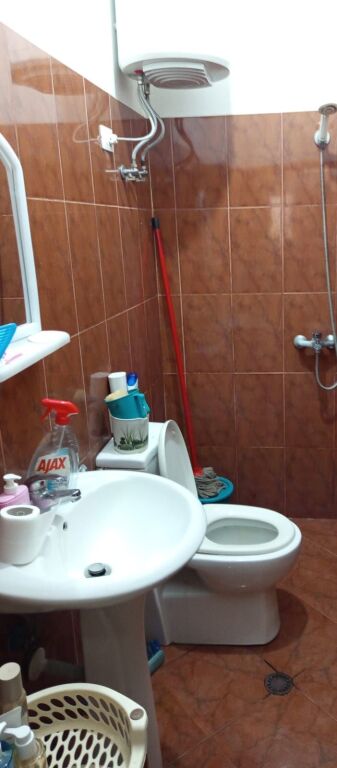 GARSIONERE 20000 LEKE.ZOGU I ZI,PRANE PRO KREDIT BANK