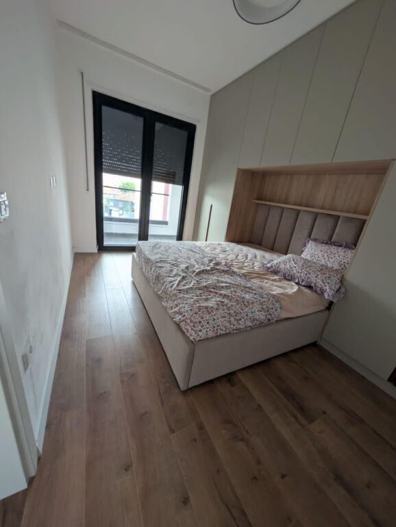 Appartamento 2+1 in affitto a Komuna e Parisit