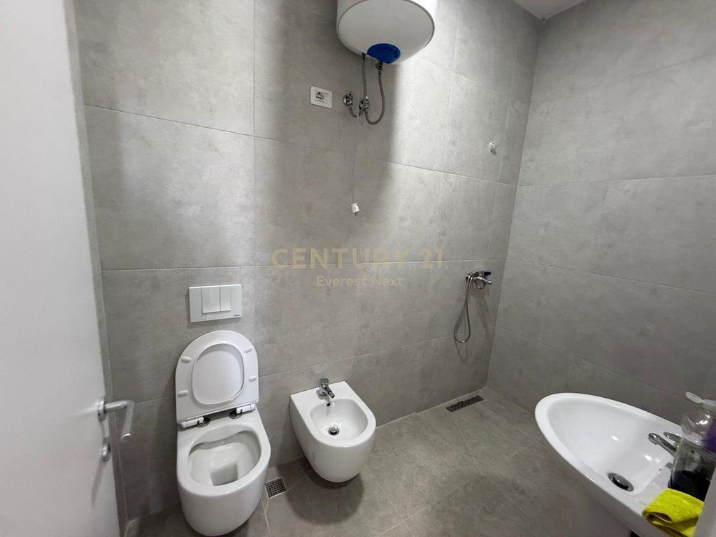 QIRA ! APARTAMENT 2+1+2 NE ZONEN E 5 MAJIT !!!!!