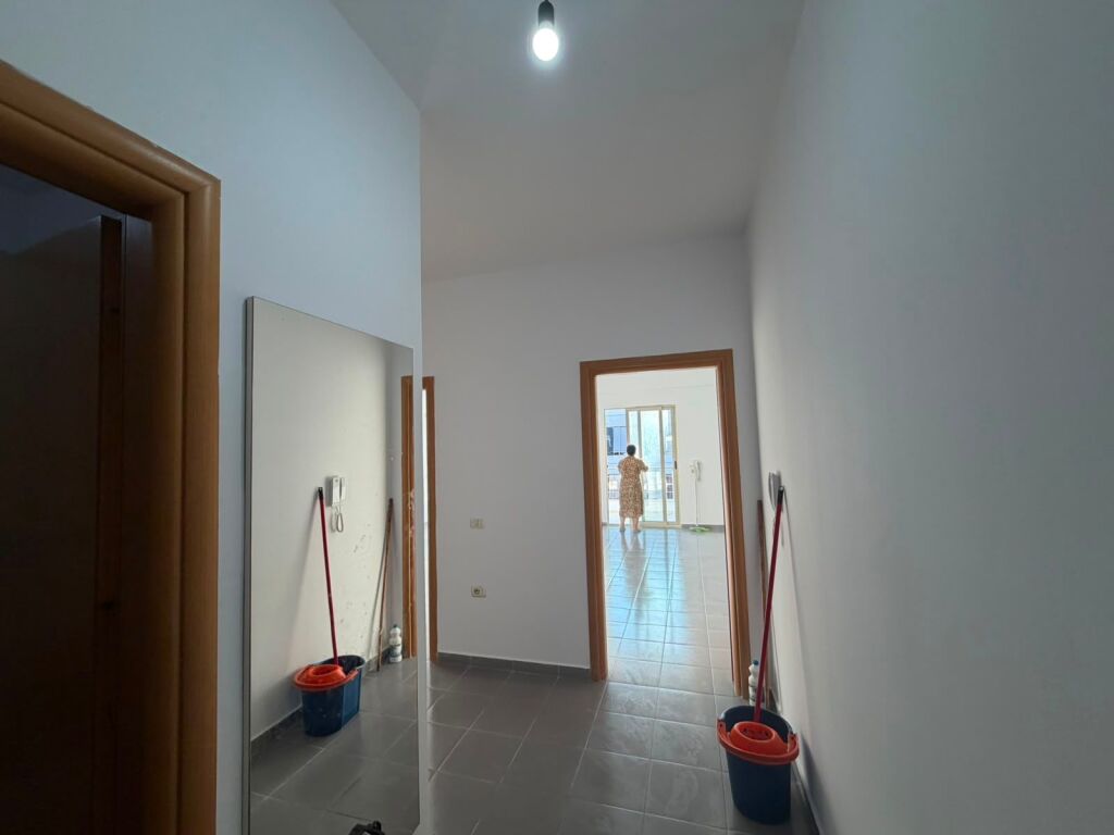 Shitet Apartament yzberisht 165.000€