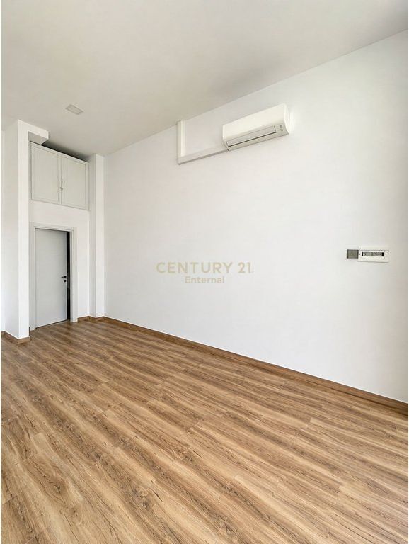 Pazari I RI - Commercial Space for Rent 57m2 Floor 0 Building of 2025 Near the Red School