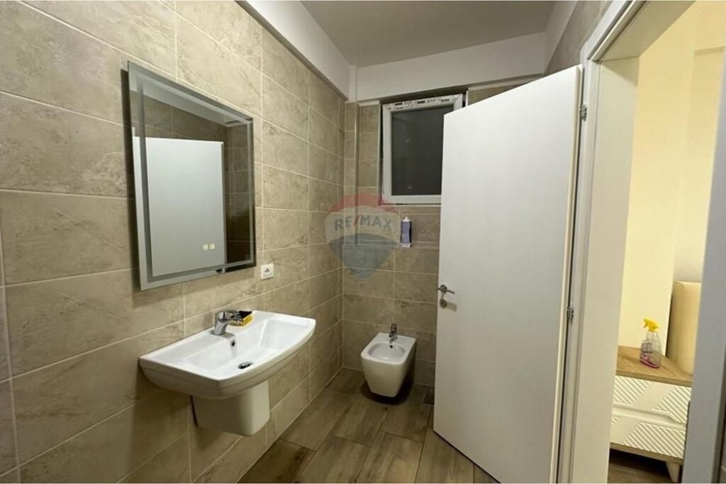 Shitet apartament 2+1 te Kompleksi FZ