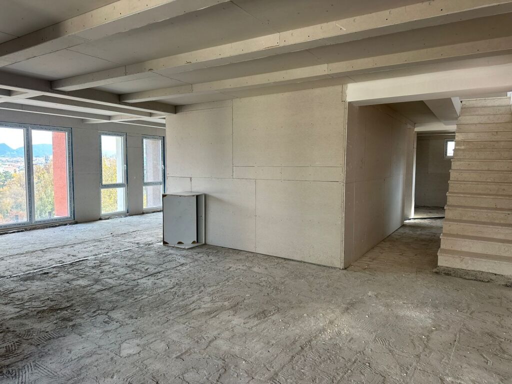 5-storey building for rent near Kodra e Diellit