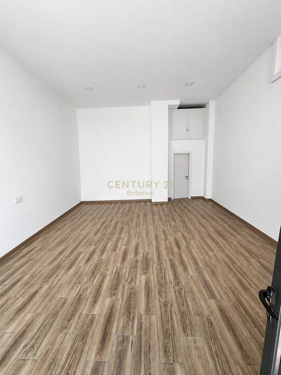 Pazari I RI - Commercial Space for Rent 57m2 Floor 0 Building of 2025 Near the Red School