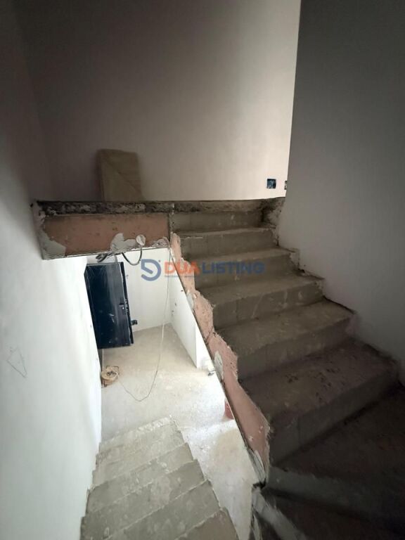 🏡 Duplex për Shitje 📍 Liqeni i Thatë, Tiranë