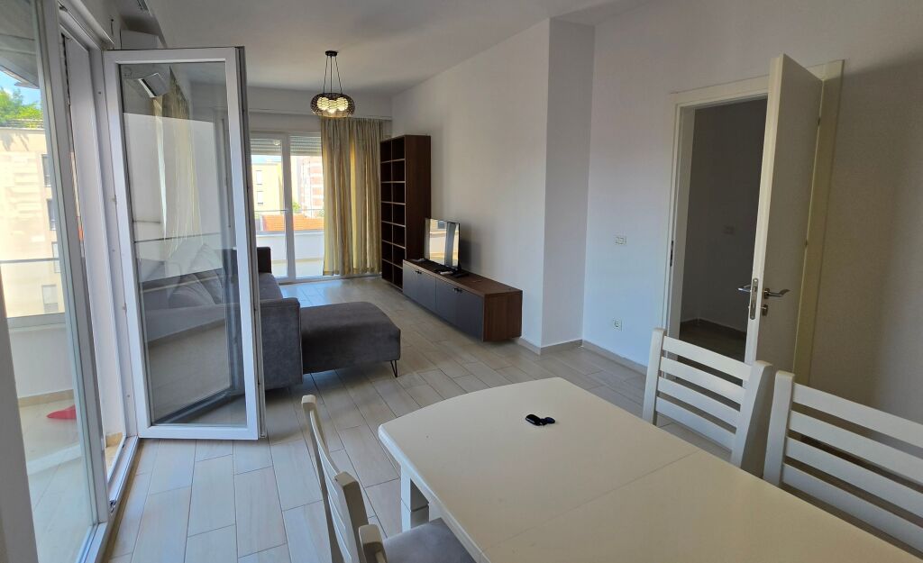 Appartamento 1+1+1 Balcone In Affitto