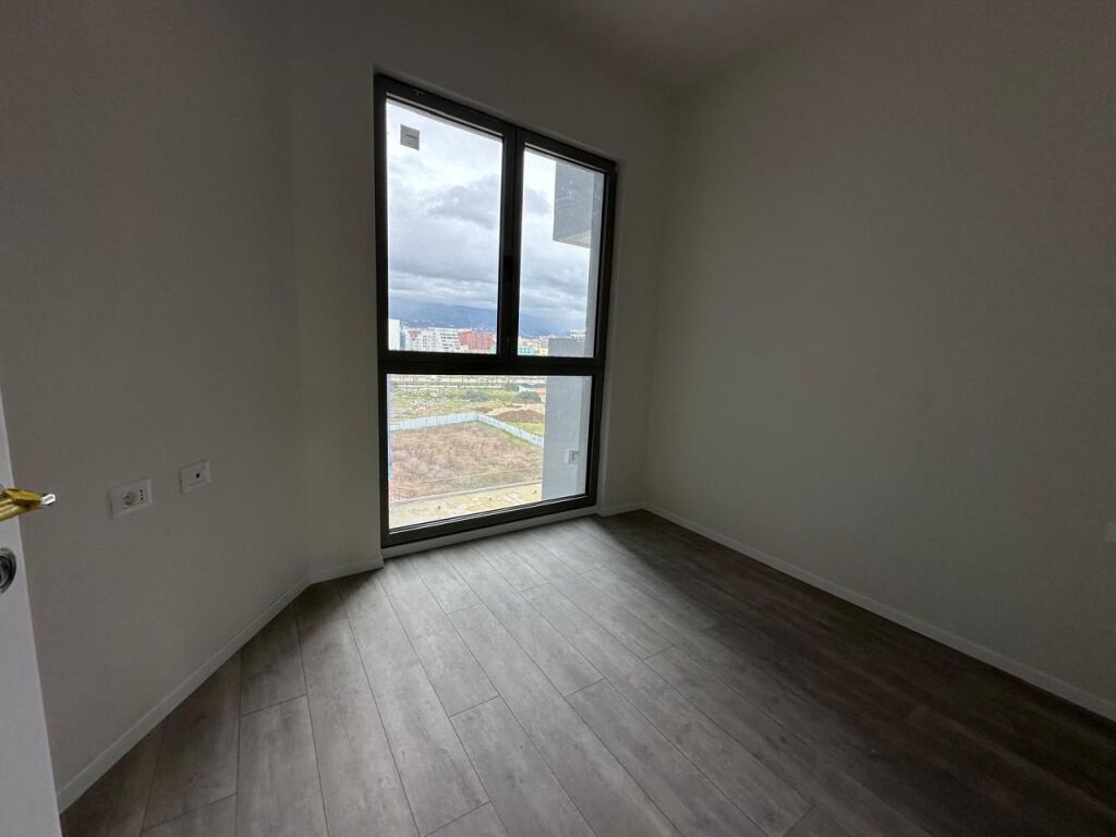 🏢Nuovo Boulevard, Park Avenue locali commerciale in affitto per uffici 3+1+2, vuoto 1.000 Euro (trattabile)