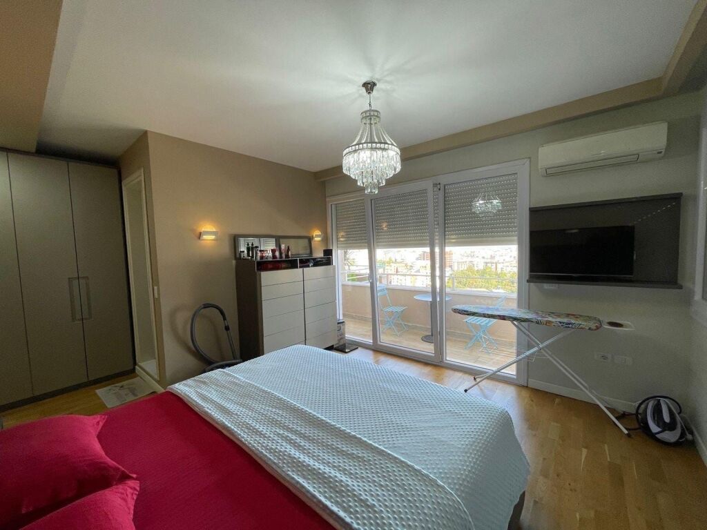 🏡 SHITET PENTHOUSE 3+1 – Kopshti Botanik, Tiranë 360.000€