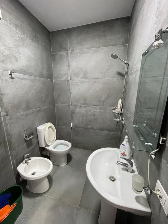 Apartament 1+1 me qera ne Sauk tek Akademia e Policis