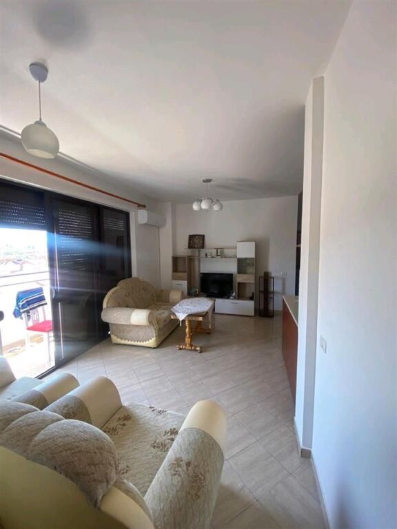 Affitto | Apartament 2 + 1 | Kinostudio | 470 €/mese
