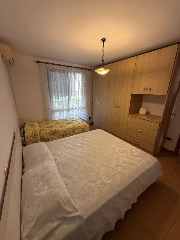 APARTAMENT ME QERA 1+1 21 DHJETORI 50.000 LEKE  FH-78810
