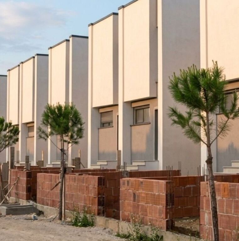 🏡 Shitet Apartament 1+1 – Gjiri i Lalzit, Turquoise Marina