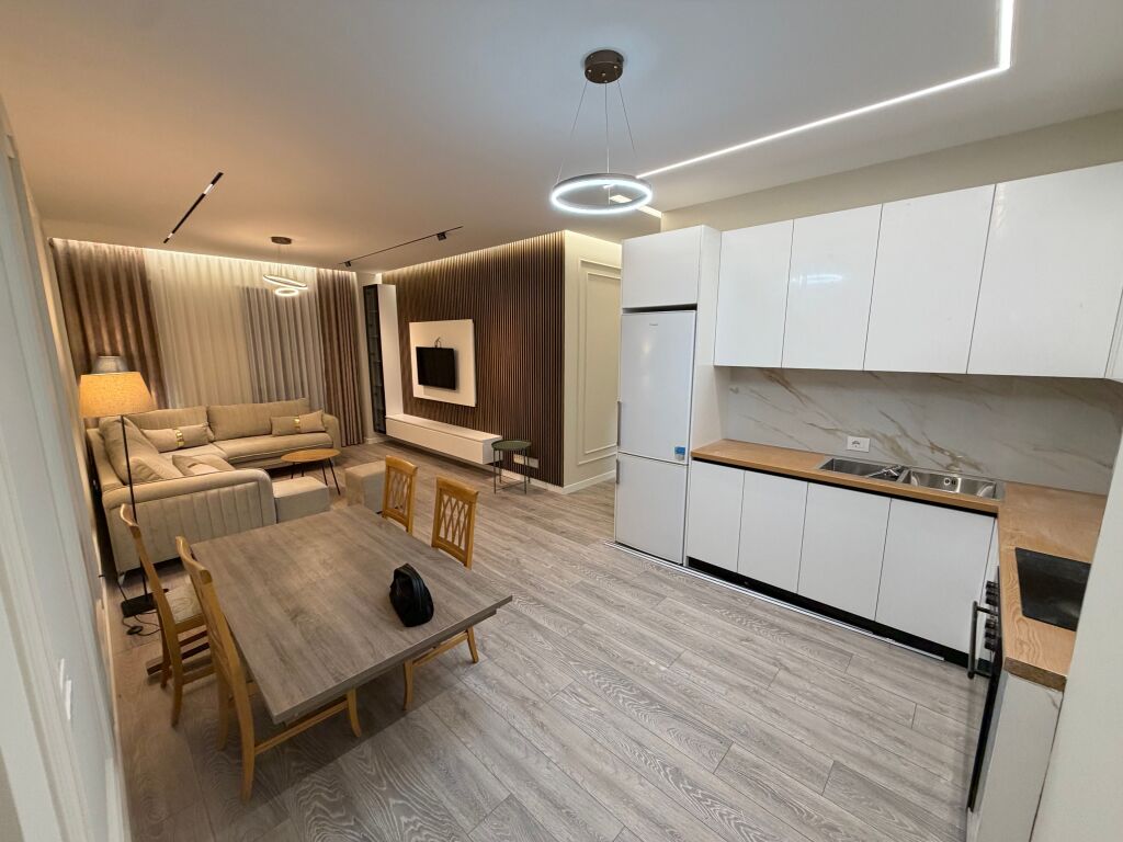 🏡 Appartamento super 2+1 + 2 bagni in affitto  📍 Via “5 Maji, Tirana”, complesso nuovo