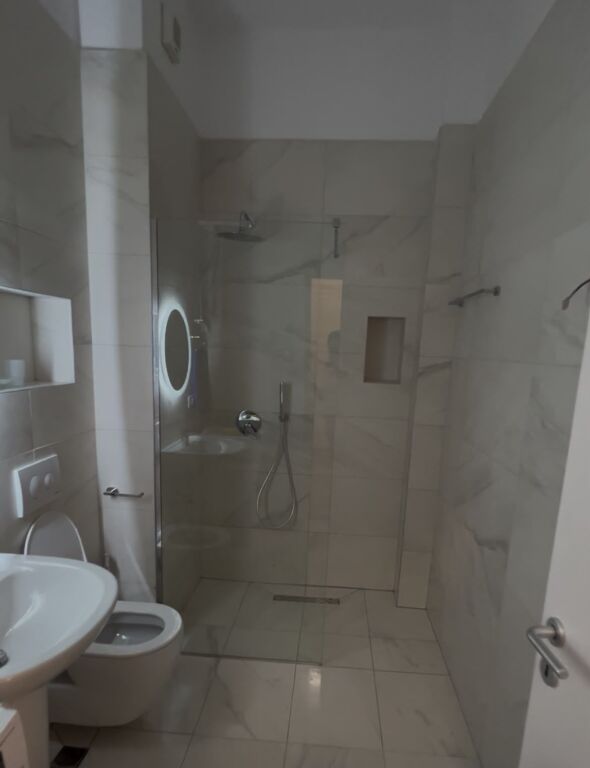 Jepet me qira apartament 1+1