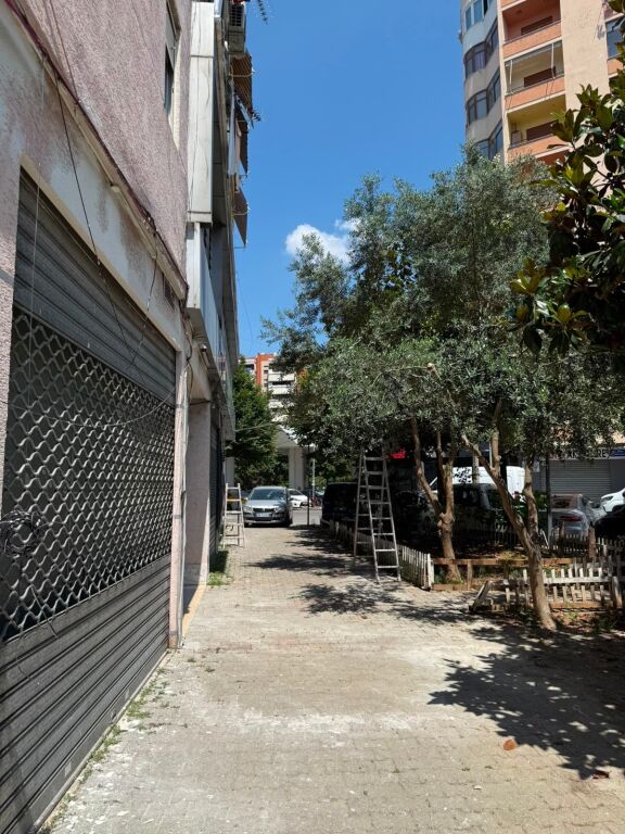 Shop for rent, last floor of new Tirana, 350 thousand lek