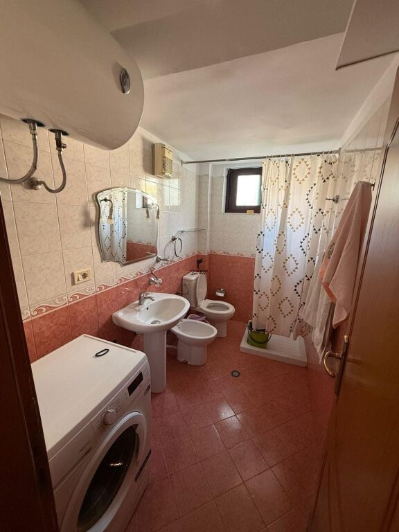 APARTAMENT ME QERA 1+1 21 DHJETORI 50.000 LEKE  FH-78810