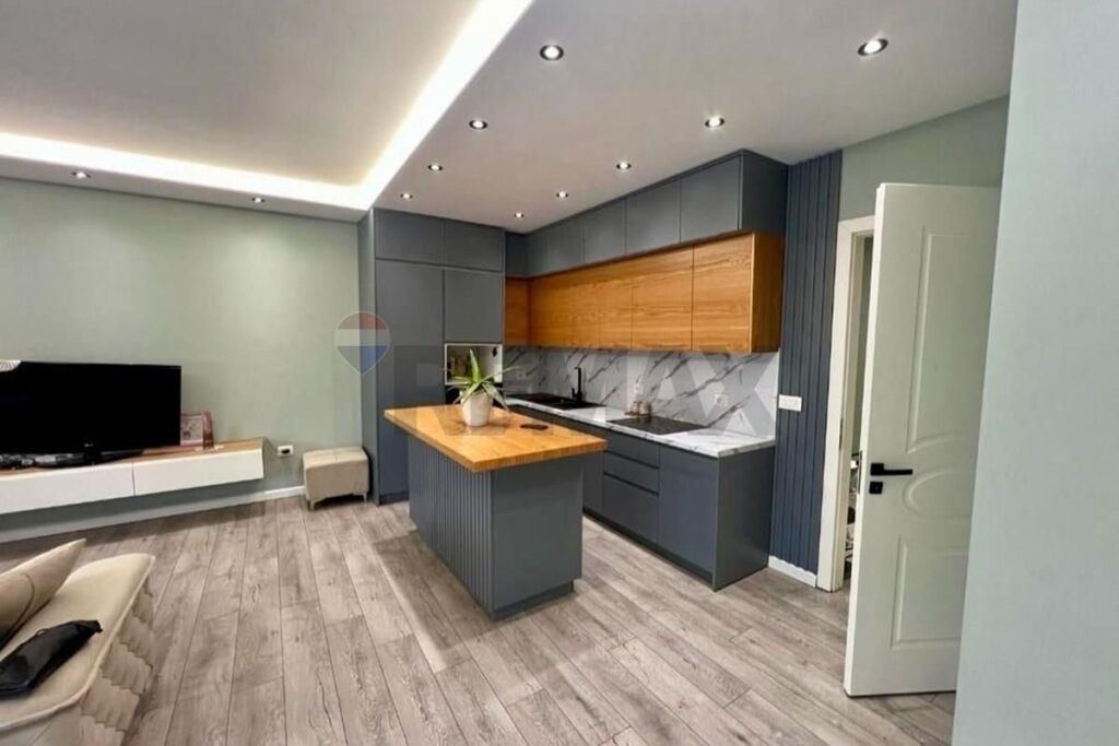 Apartament - Për Qira - Ish Fusha e Aviacionit, Tiranë