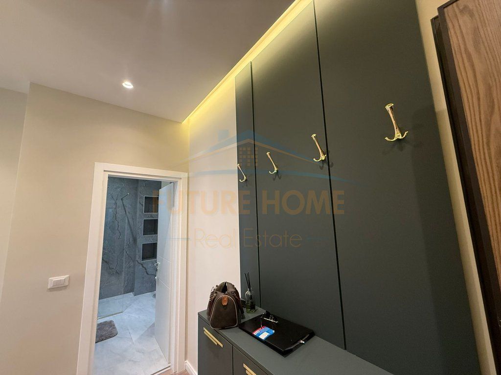Qera , Apartament 1+1 , Komuna e Parisit , Tiranë