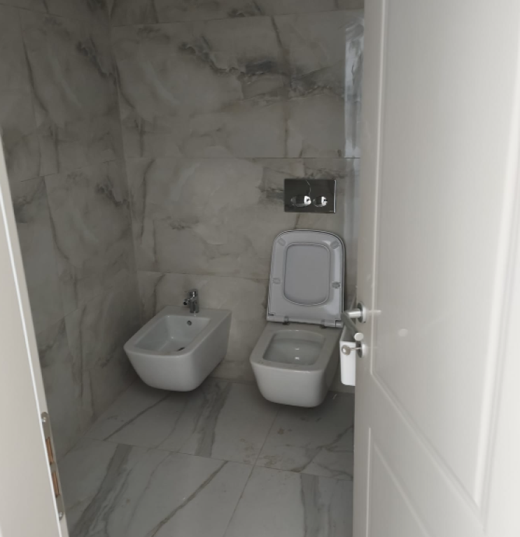 SHITET APARTAMENT 1+1 – PRANË BULEVARDIT TË RI