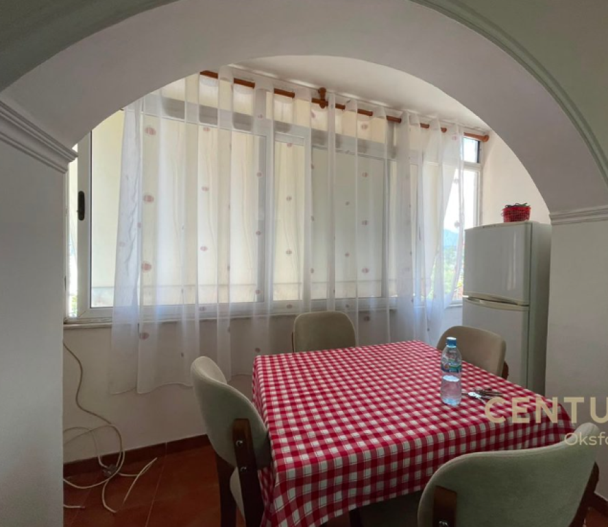 ALI DEMI, JEPET ME QIRA APARTAMENT 1+1