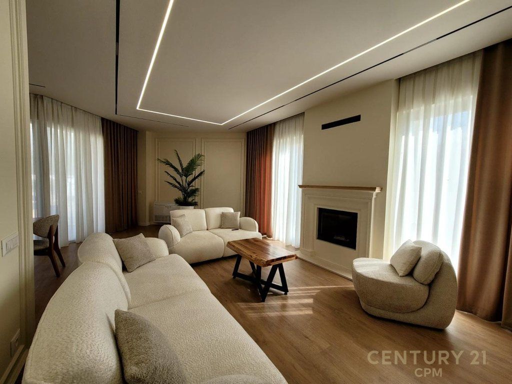Villa moderna super lussuosa in affitto nella residenza Green Valley, vicino al Lago Secco