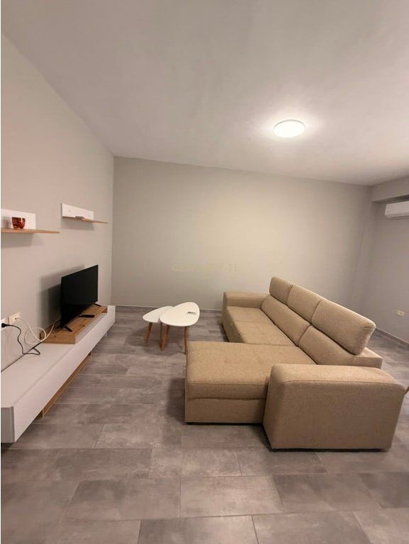 Apartament 1+1 me Ballkon – 320 €uro Legacy142746