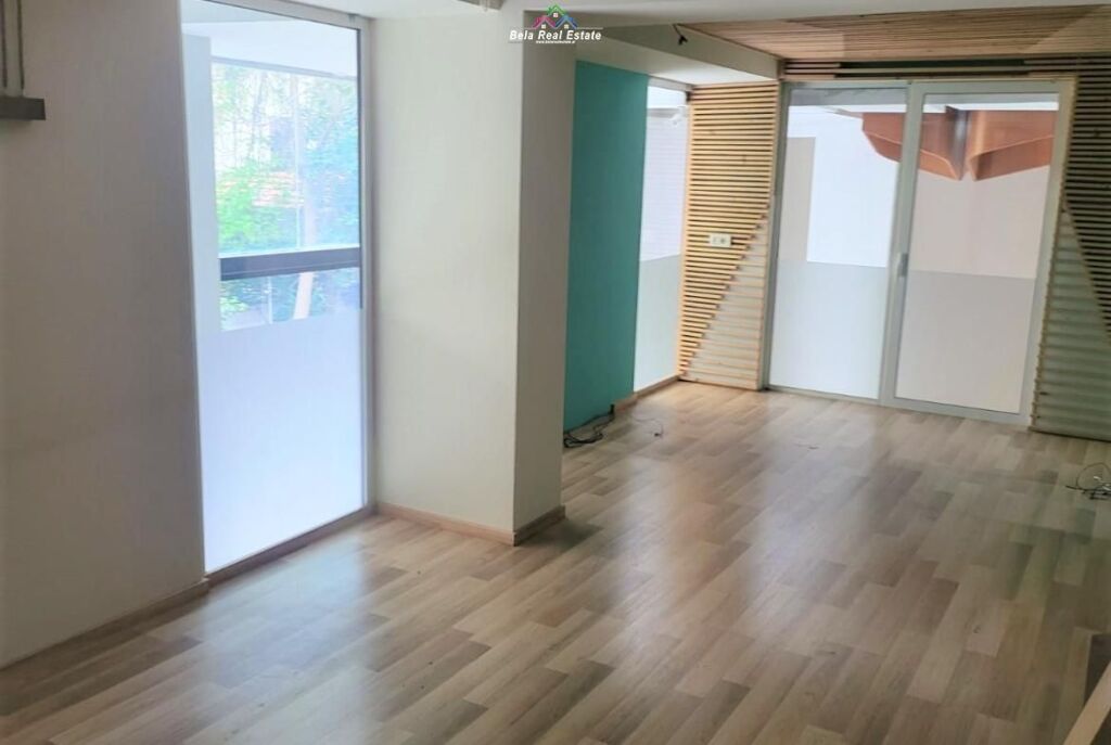 Ufficio in Affitto in Via di Kavaja (ID BZ2987) Tirana