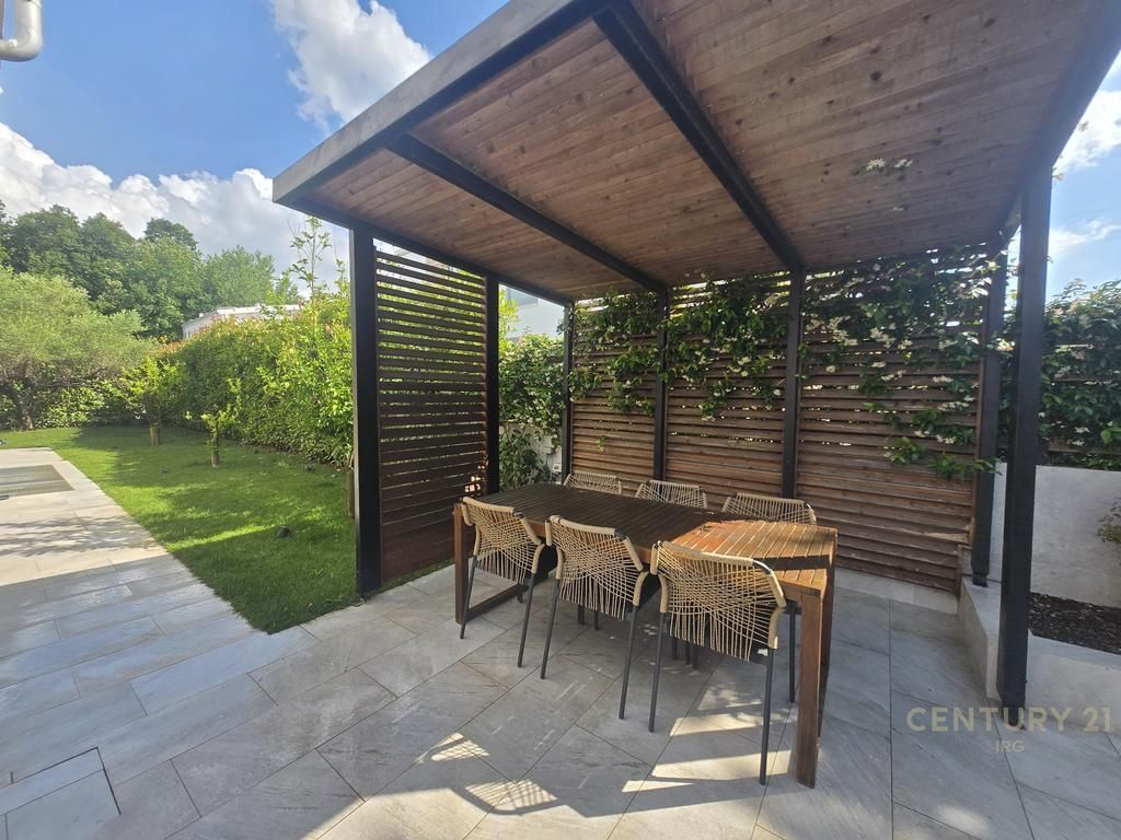 Villa with pool for rent in the Elysium Residence, Mjull-Bathore!